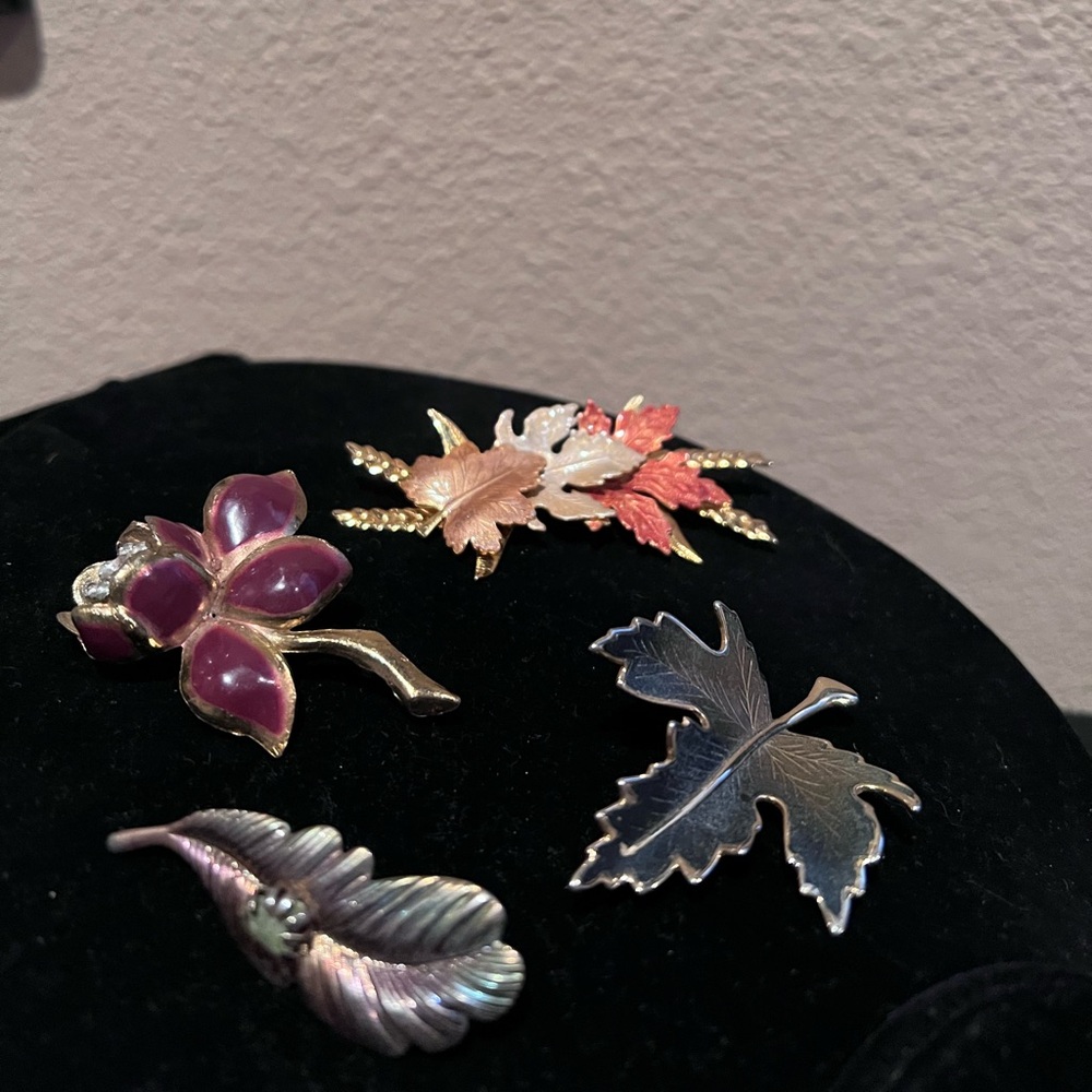Elegant Floral and Leaf Brooch Set